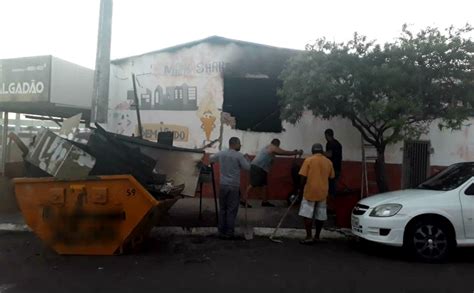 MINHA CASA ESTA DESTRUIDA!! NAO SEI POR ONDE .